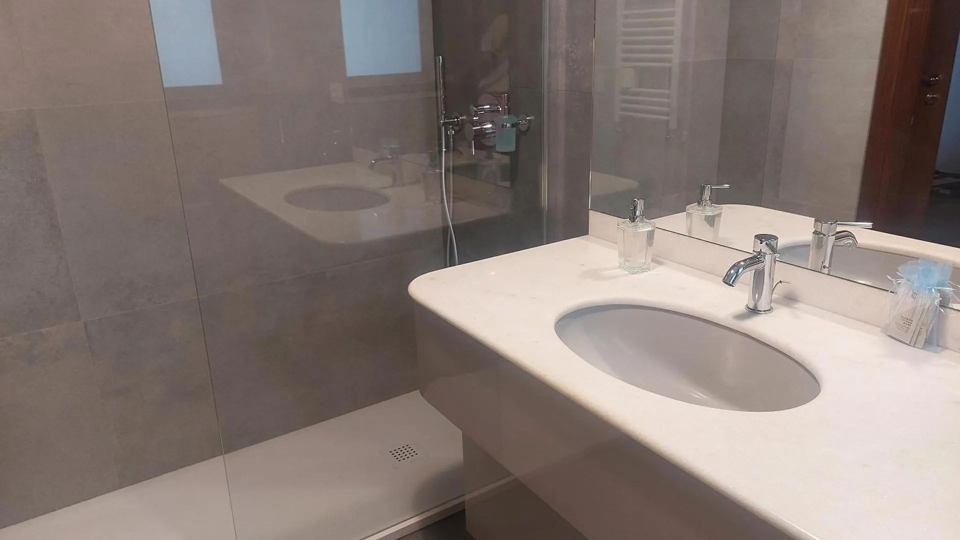 Maison Petruzzelli - Rooms In باري بيت ضيافة